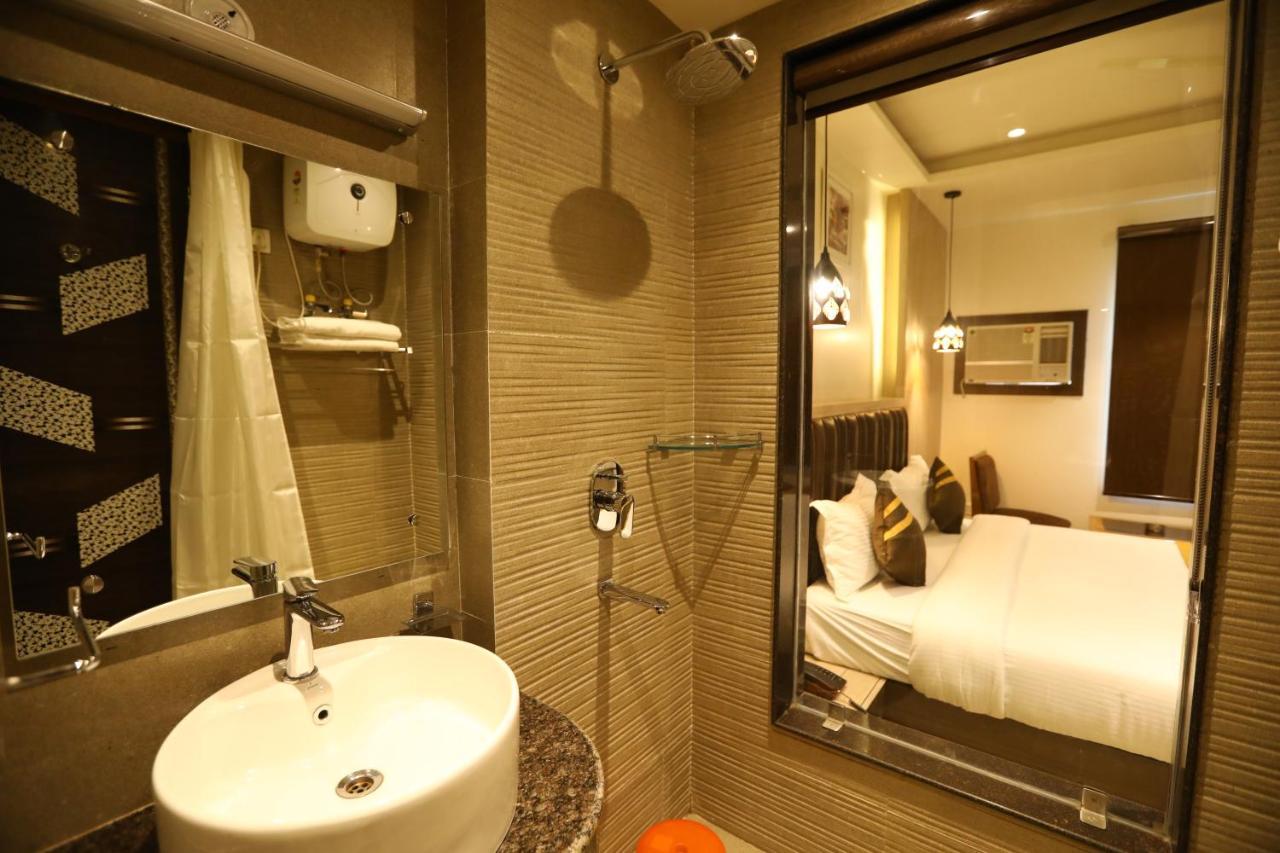 Hotel D Silverleaf Lucknow Ngoại thất bức ảnh