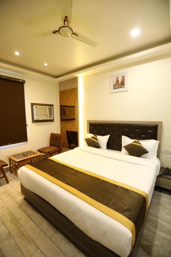 Hotel D Silverleaf Lucknow Ngoại thất bức ảnh