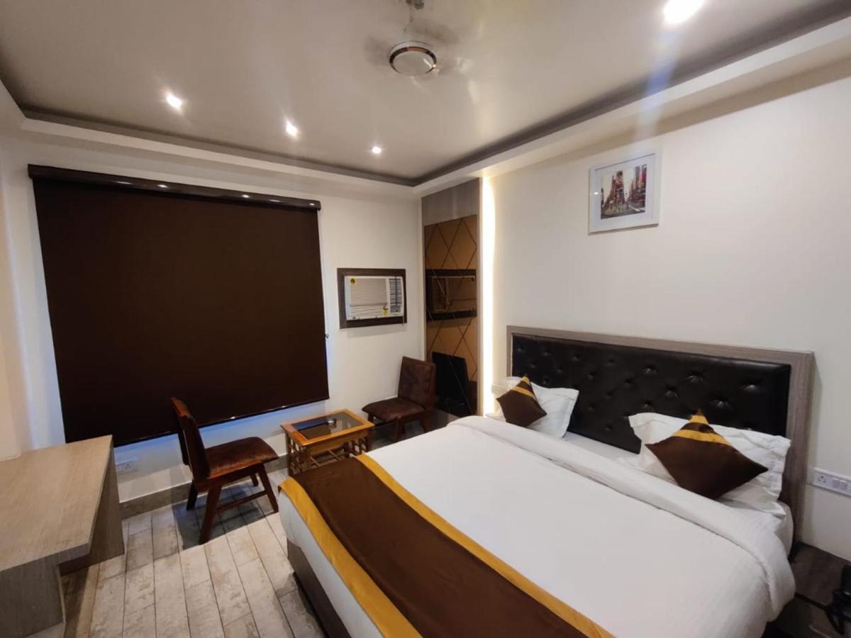 Hotel D Silverleaf Lucknow Ngoại thất bức ảnh
