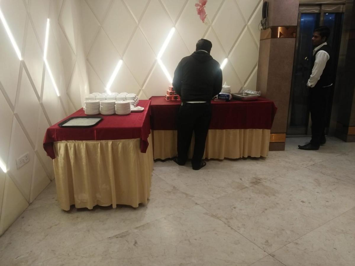 Hotel D Silverleaf Lucknow Ngoại thất bức ảnh