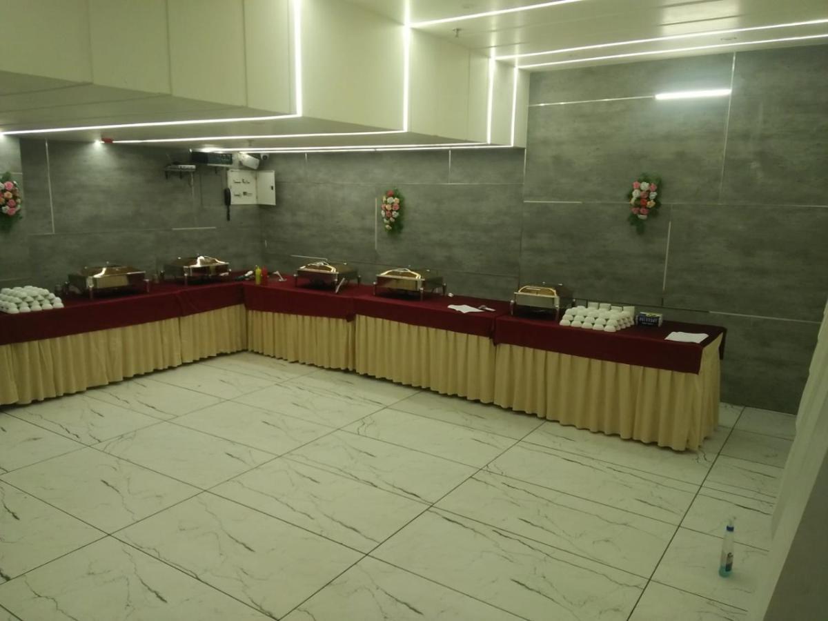 Hotel D Silverleaf Lucknow Ngoại thất bức ảnh
