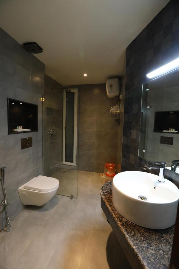 Hotel D Silverleaf Lucknow Ngoại thất bức ảnh