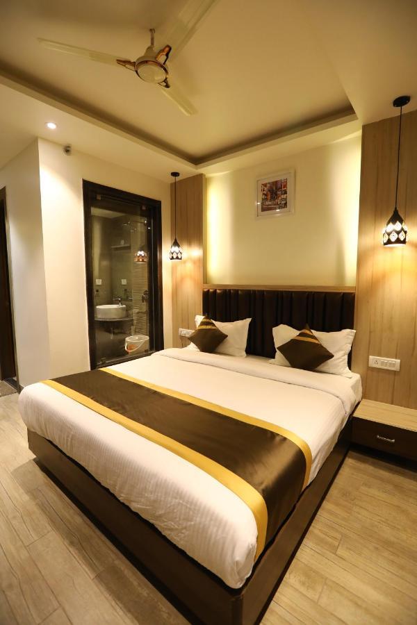 Hotel D Silverleaf Lucknow Ngoại thất bức ảnh